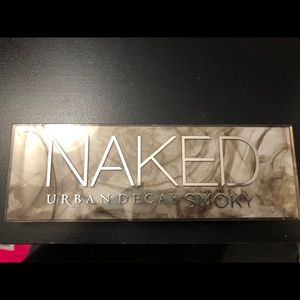 TAKING OFFERS Urban Decay Naked Smoky